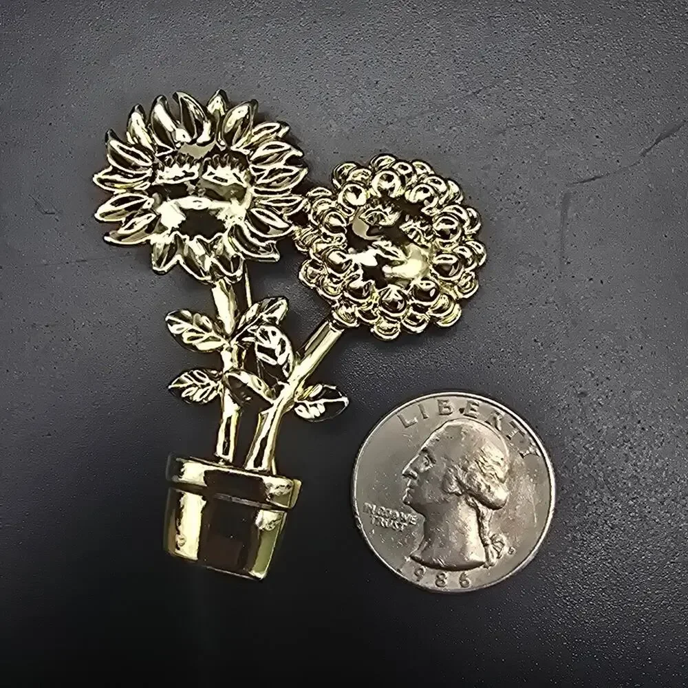 Gold Tone Smiley Face Flower Brooch Anthropomorphic Spring Gardening